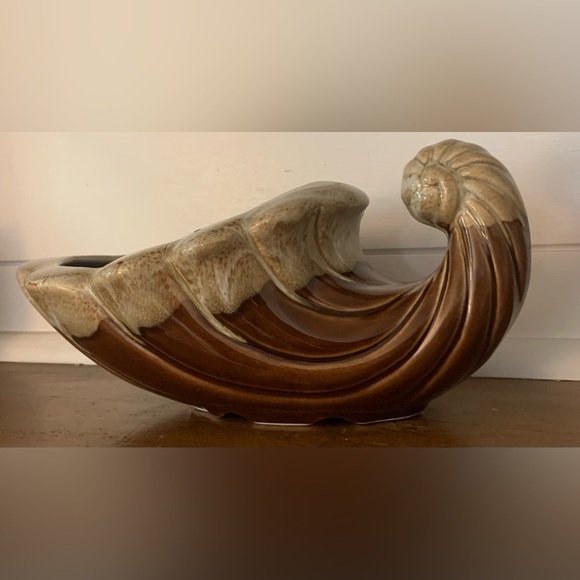 Vintage Brown & Tan Drip Glaze 260 USA Ceramic Cornucopia - Picture 1 of 16
